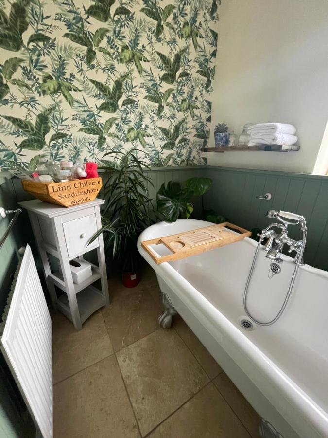 King Size Bed & En Suite Rolled Top Bath Private Lane Harrogate Exterior foto