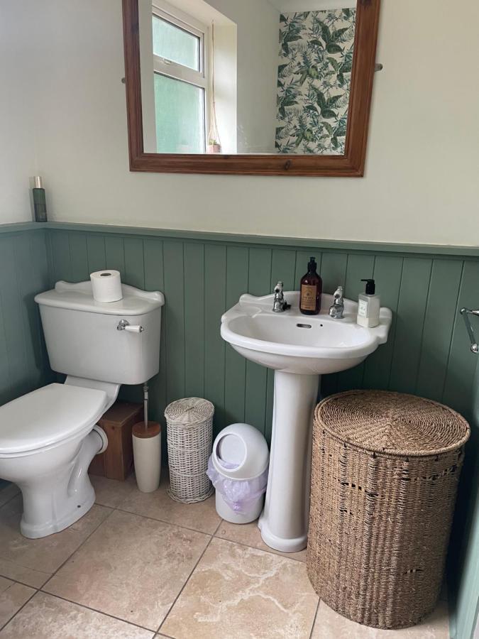 King Size Bed & En Suite Rolled Top Bath Private Lane Harrogate Exterior foto
